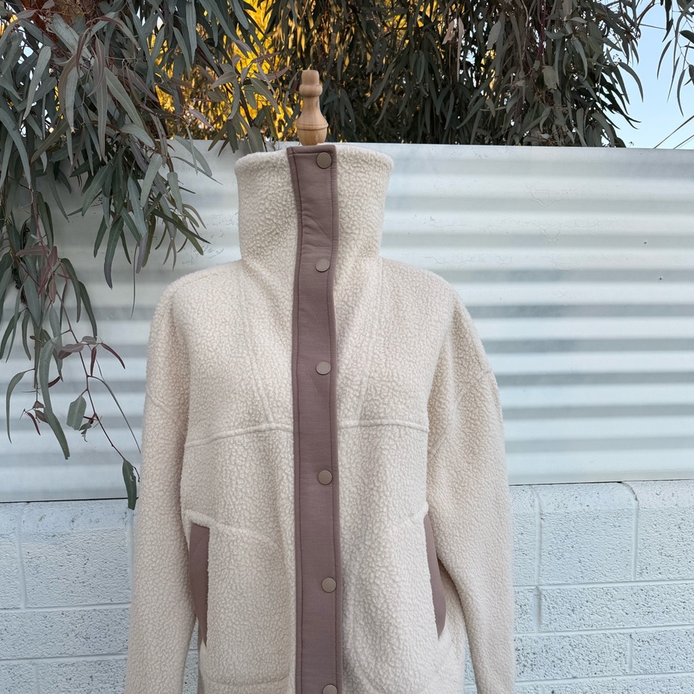 Varley Tatton Fleece Jacket Cool Sand | Size S | Sold Out Size - Picture 7 of 15